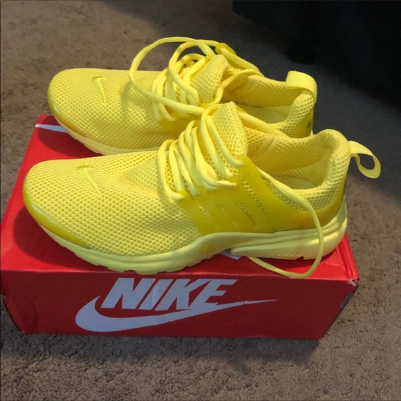 Nike Shoes - Women’s Nike tennis shoes